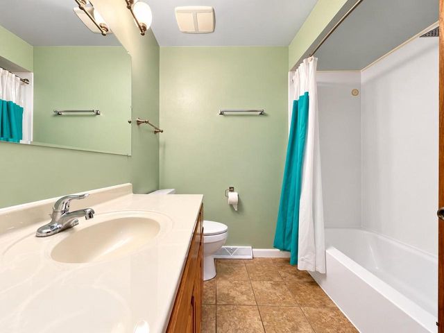 8401 S 36th STREET, Franklin, WI 53132