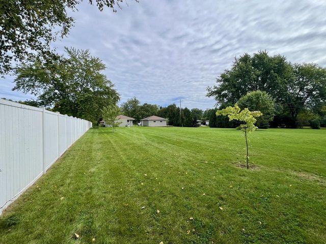 8401 S 36th STREET, Franklin, WI 53132