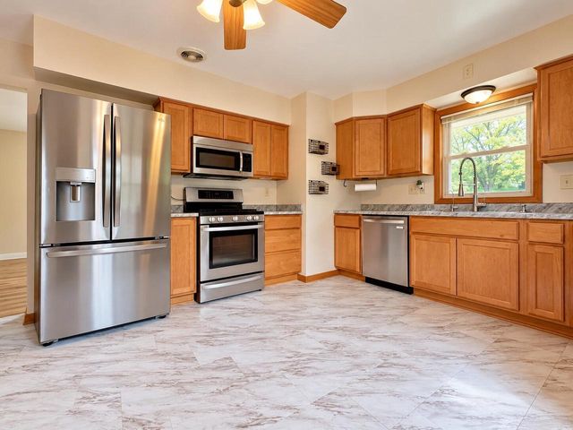 8401 S 36th STREET, Franklin, WI 53132