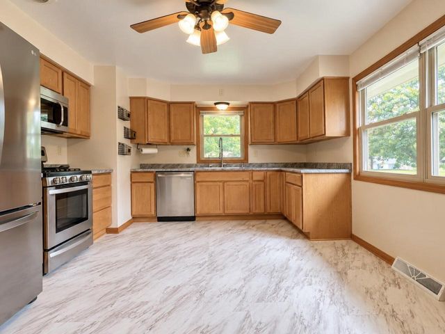 8401 S 36th STREET, Franklin, WI 53132