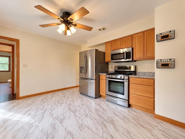 8401 S 36th STREET, Franklin, WI 53132