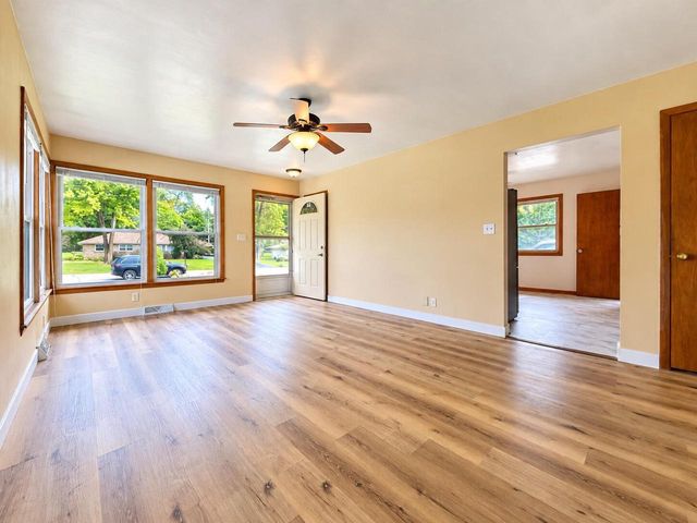 8401 S 36th STREET, Franklin, WI 53132