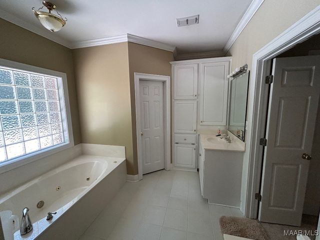 134 Laurelwood Drive, Pike Road, AL 36064