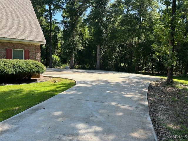134 Laurelwood Drive, Pike Road, AL 36064