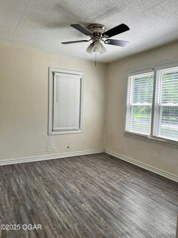 821 New Hampshire Avenue, Joplin, MO 64801