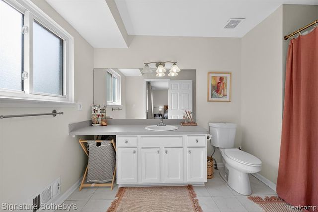 3332 Woodruff Meadows Court, Highland, MI 48357
