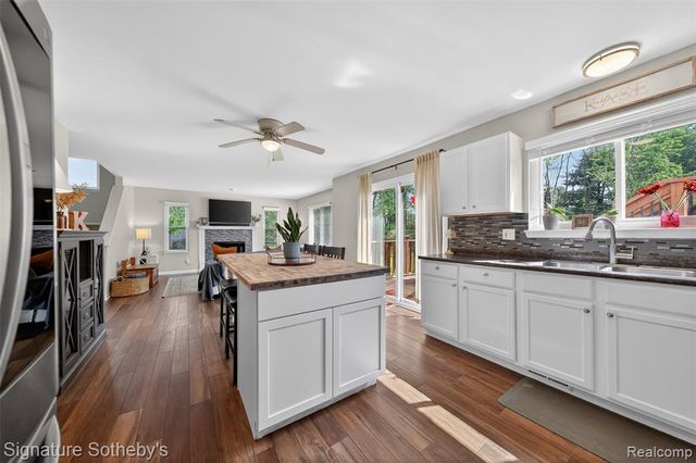 3332 Woodruff Meadows Court, Highland, MI 48357