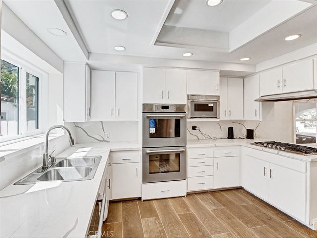 10563 Lindbrook Drive, Los Angeles, CA 90024