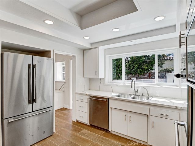 10563 Lindbrook Drive, Los Angeles, CA 90024