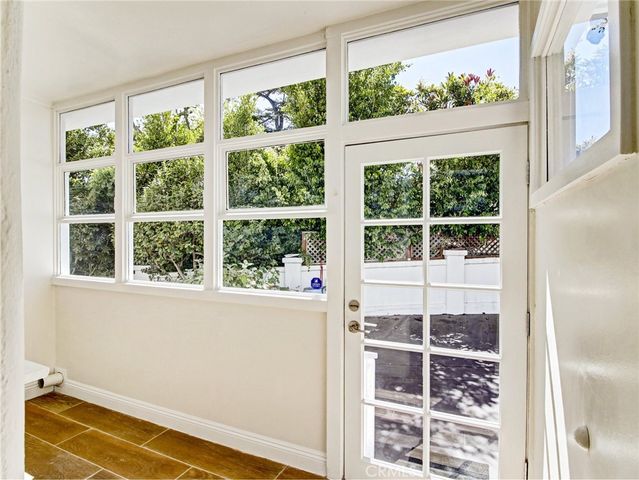 10563 Lindbrook Drive, Los Angeles, CA 90024