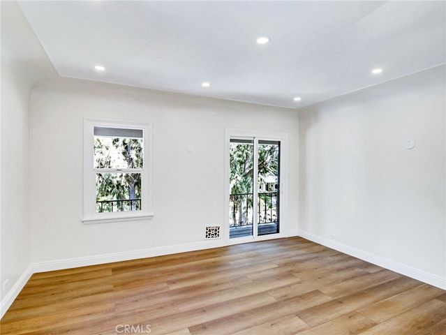 10563 Lindbrook Drive, Los Angeles, CA 90024