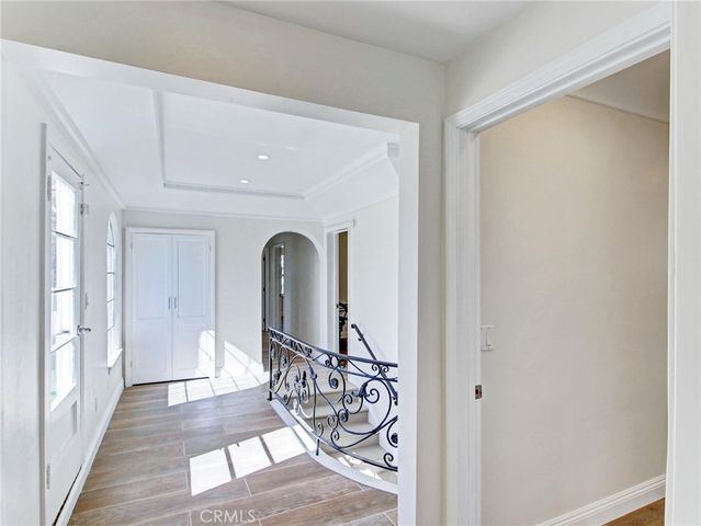 10563 Lindbrook Drive, Los Angeles, CA 90024