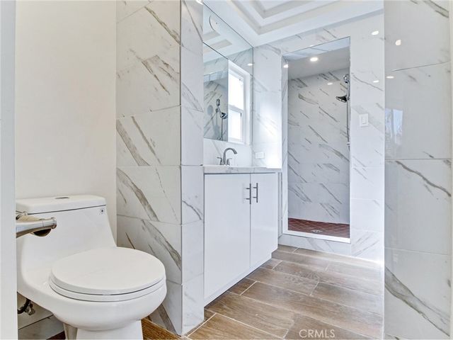 10563 Lindbrook Drive, Los Angeles, CA 90024
