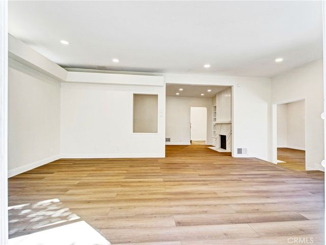 10563 Lindbrook Drive, Los Angeles, CA 90024