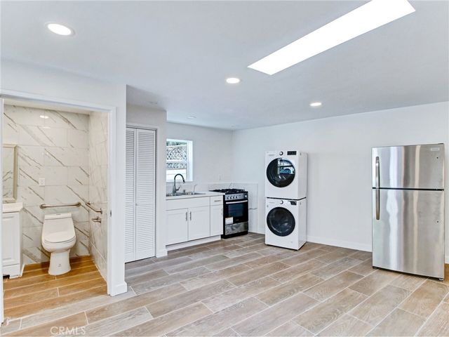 10563 Lindbrook Drive, Los Angeles, CA 90024