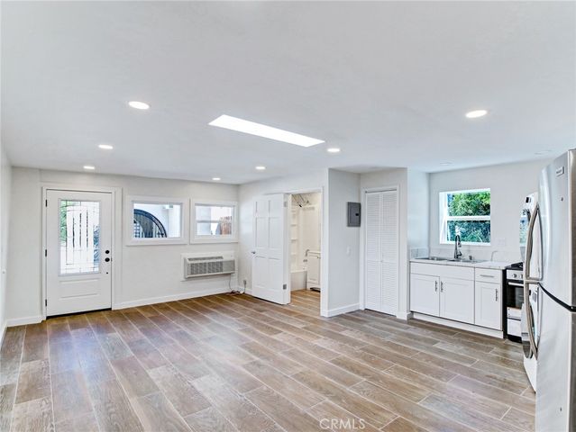 10563 Lindbrook Drive, Los Angeles, CA 90024