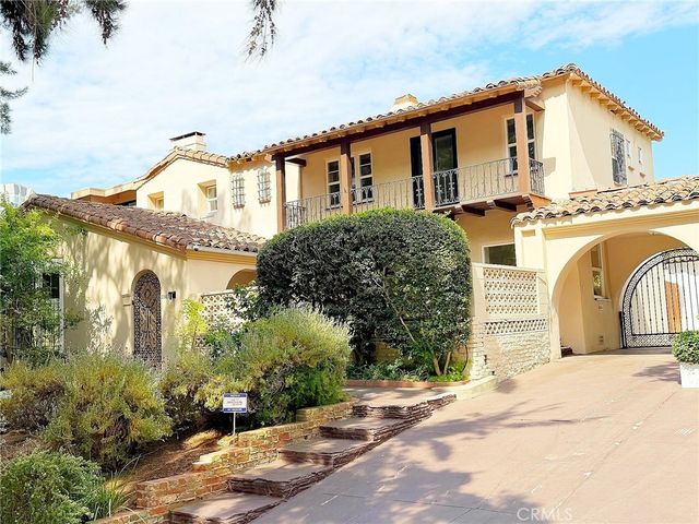 10563 Lindbrook Drive, Los Angeles, CA 90024
