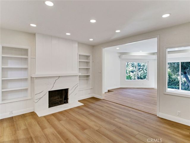 10563 Lindbrook Drive, Los Angeles, CA 90024