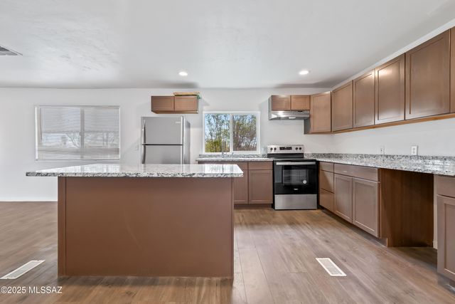 12466 W Vegas Drive, Tucson, AZ 85736