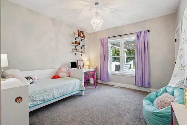 783 Sweet Wood Ln Lane, Blue Grass, IA 52726