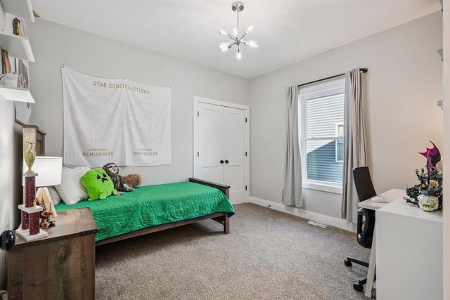 783 Sweet Wood Ln Lane, Blue Grass, IA 52726