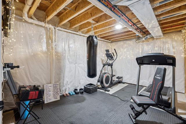 783 Sweet Wood Ln Lane, Blue Grass, IA 52726