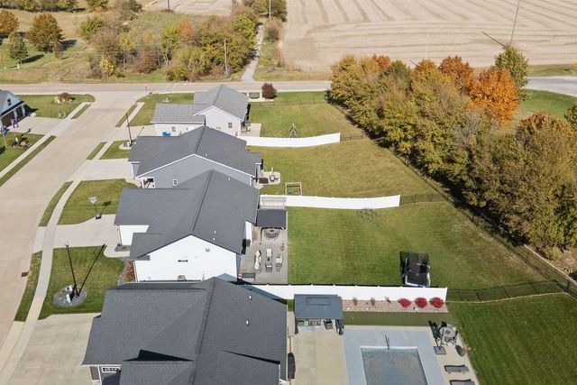 783 Sweet Wood Ln Lane, Blue Grass, IA 52726