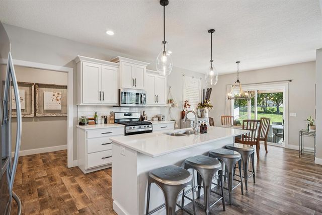 783 Sweet Wood Ln Lane, Blue Grass, IA 52726