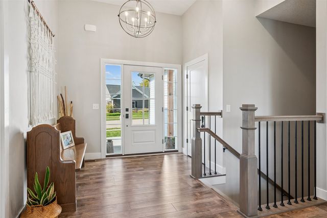 783 Sweet Wood Ln Lane, Blue Grass, IA 52726