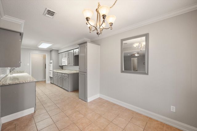 517 Edgewood Avenue, Corsicana, TX 75110