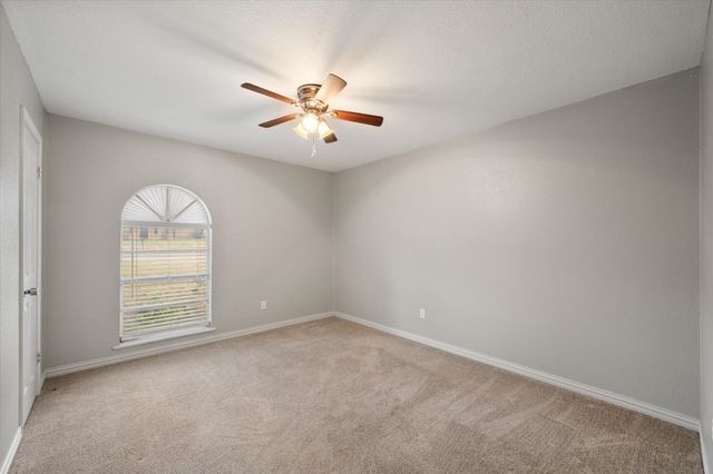 517 Edgewood Avenue, Corsicana, TX 75110