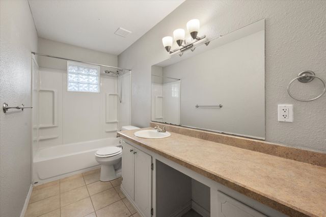 517 Edgewood Avenue, Corsicana, TX 75110