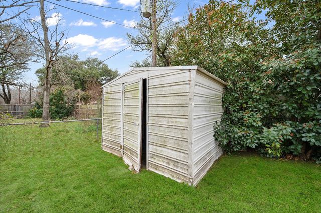 517 Edgewood Avenue, Corsicana, TX 75110