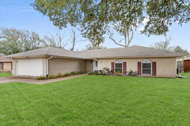 517 Edgewood Avenue, Corsicana, TX 75110