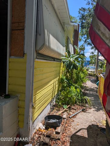 534 Pine Street, Daytona Beach, FL 32114