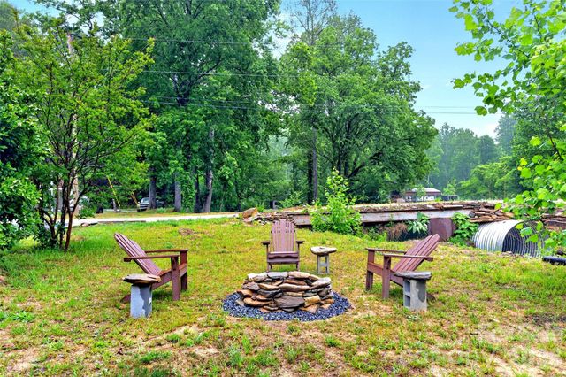 227 Locust Cove Road, Marion, NC 28752