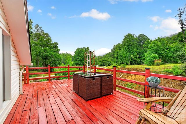 227 Locust Cove Road, Marion, NC 28752