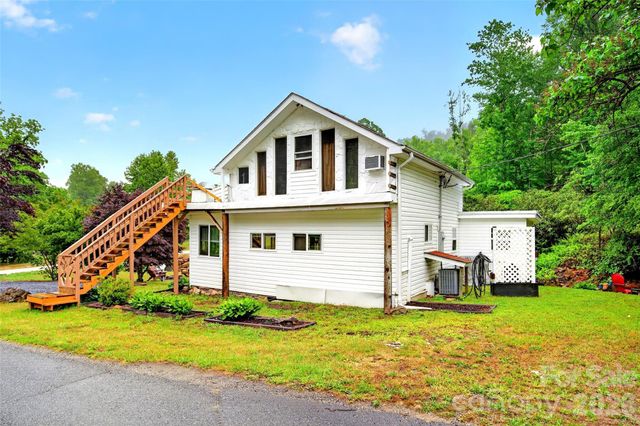227 Locust Cove Road, Marion, NC 28752