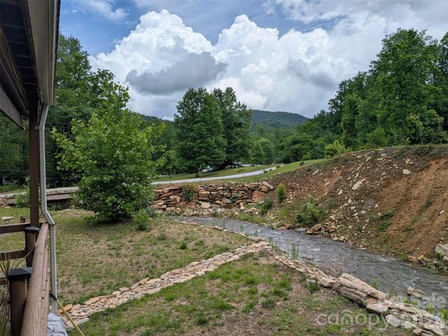 227 Locust Cove Road, Marion, NC 28752
