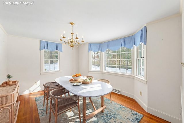 79 Bayberry Ln, Barnstable, MA 02630