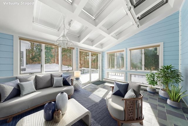 79 Bayberry Ln, Barnstable, MA 02630