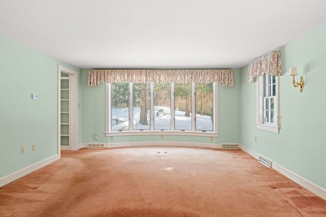 79 Bayberry Ln, Barnstable, MA 02630