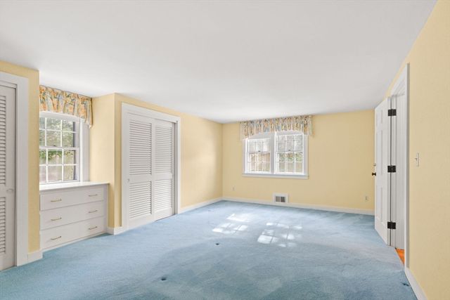 79 Bayberry Ln, Barnstable, MA 02630