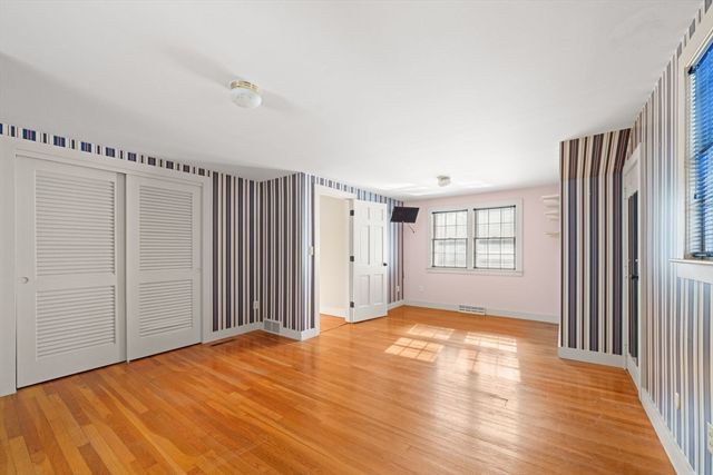 79 Bayberry Ln, Barnstable, MA 02630