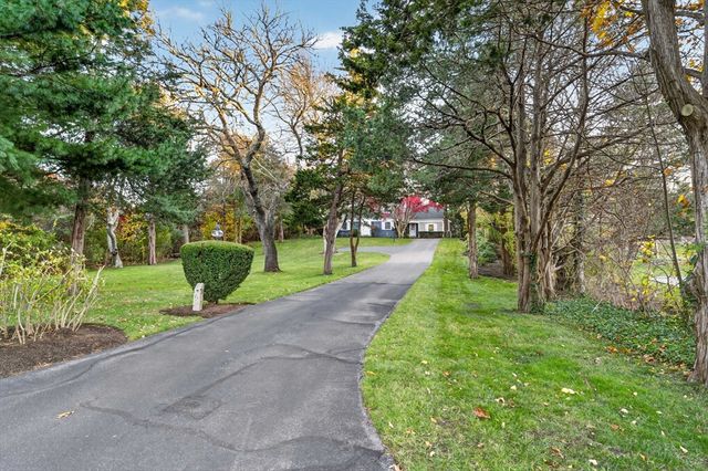 79 Bayberry Ln, Barnstable, MA 02630