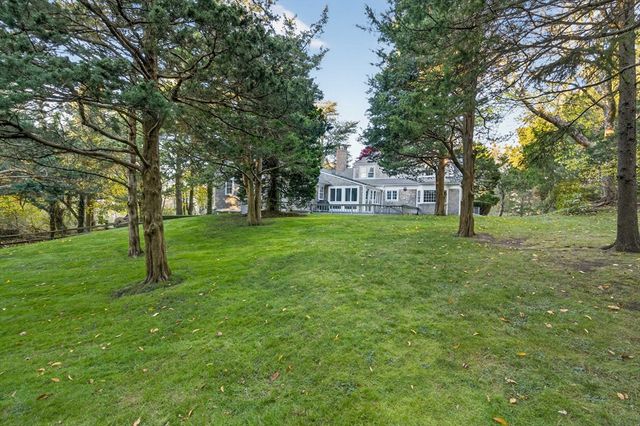 79 Bayberry Ln, Barnstable, MA 02630
