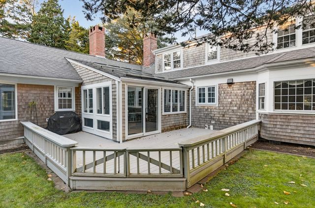 79 Bayberry Ln, Barnstable, MA 02630