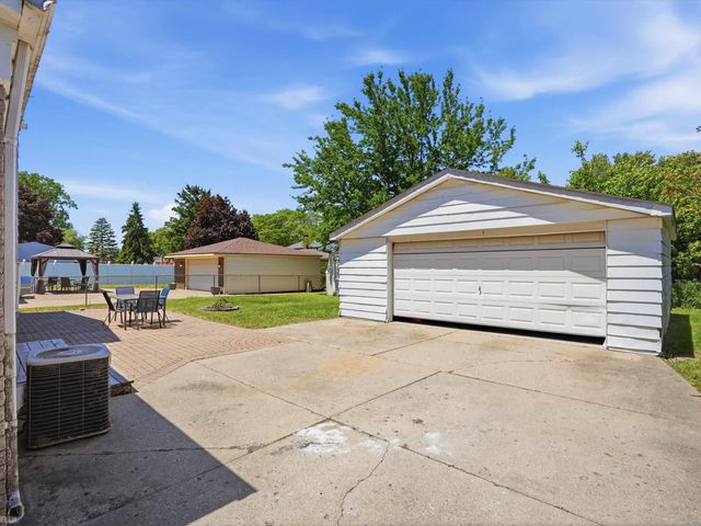 41305 N Central Drive, Sterling Heights, MI 48313
