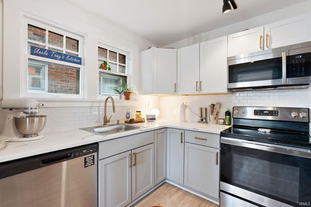 4211 Fairfield Avenue, Fort Wayne, IN 46807