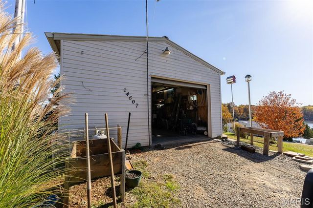 14607 Rock Cliff Drive, Ste Genevieve, MO 63670